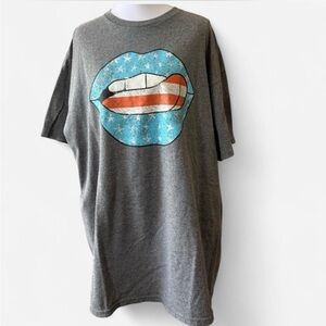 Gray and Blue Short Sleeve Tee with Graphic Design